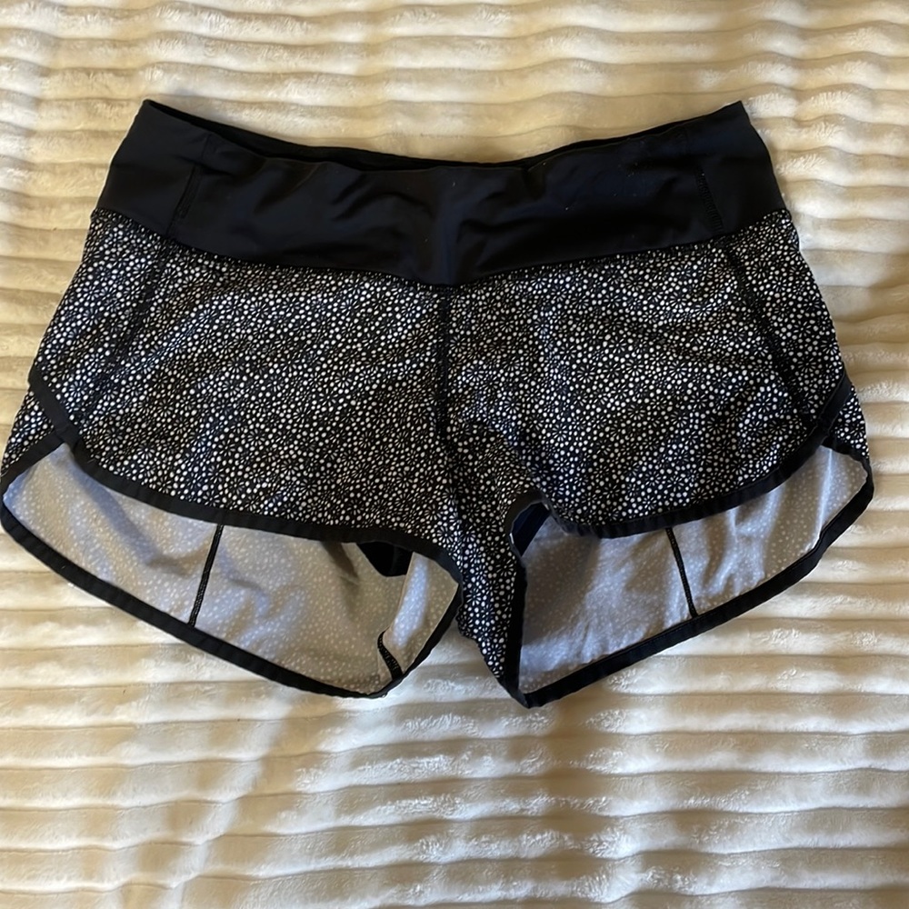 Lululemon shorts size 4
